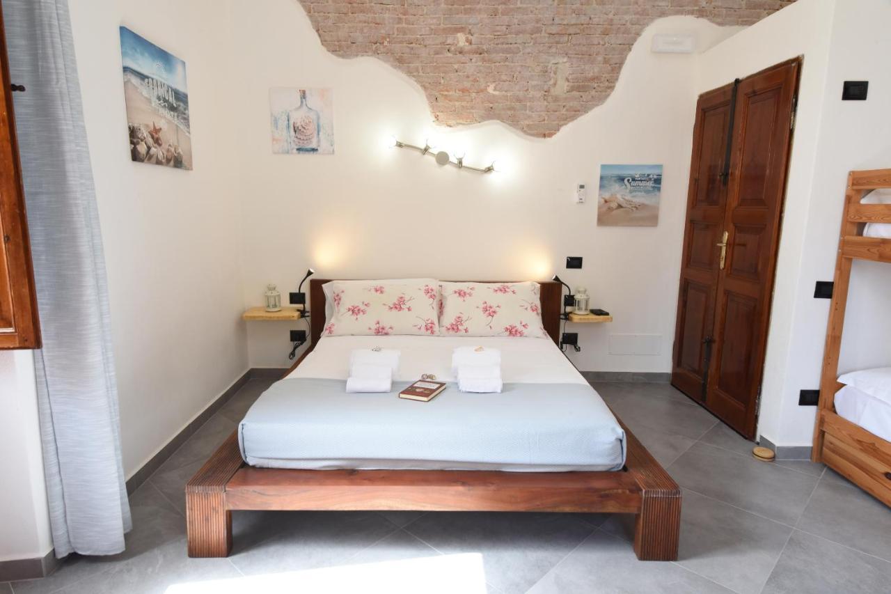 La Casa Di Dario Hotel La Maddalena  Bagian luar foto