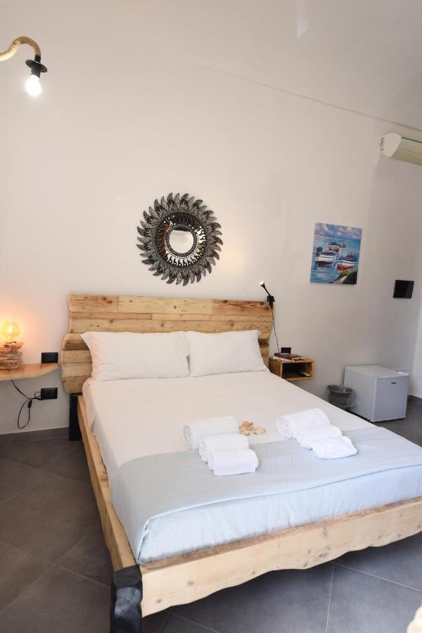 La Casa Di Dario Hotel La Maddalena  Bagian luar foto