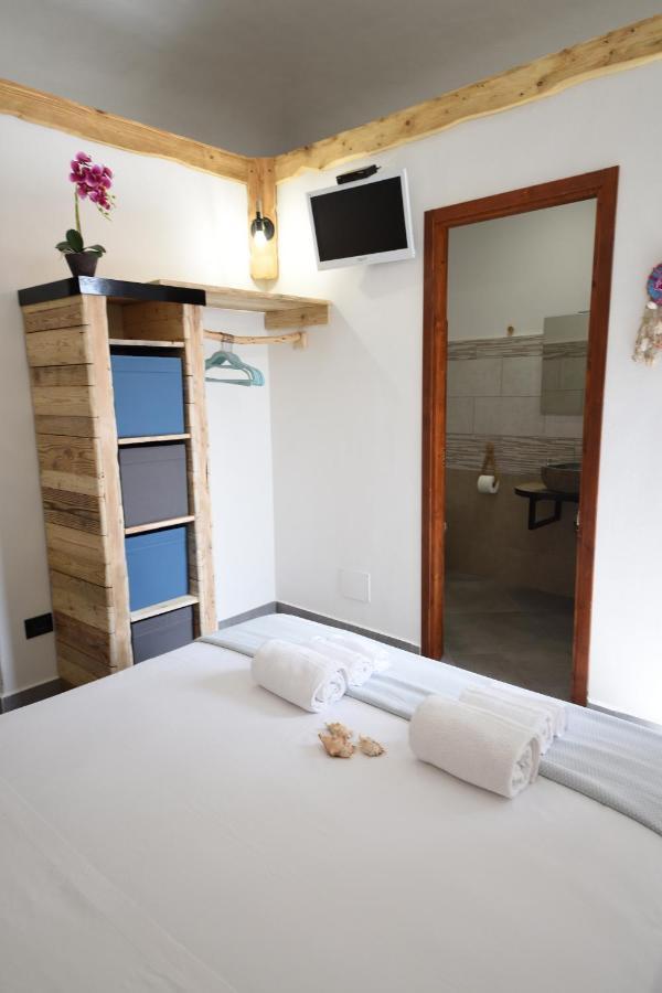 La Casa Di Dario Hotel La Maddalena  Bagian luar foto