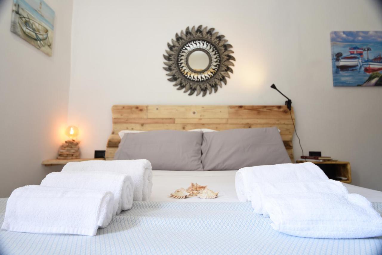 La Casa Di Dario Hotel La Maddalena  Bagian luar foto