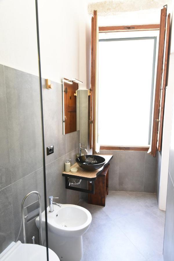 La Casa Di Dario Hotel La Maddalena  Bagian luar foto
