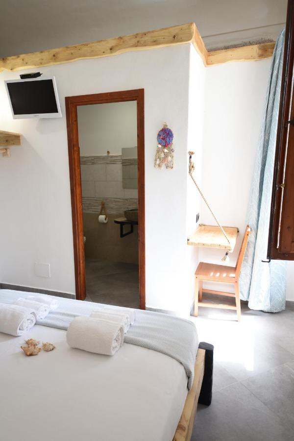 La Casa Di Dario Hotel La Maddalena  Bagian luar foto