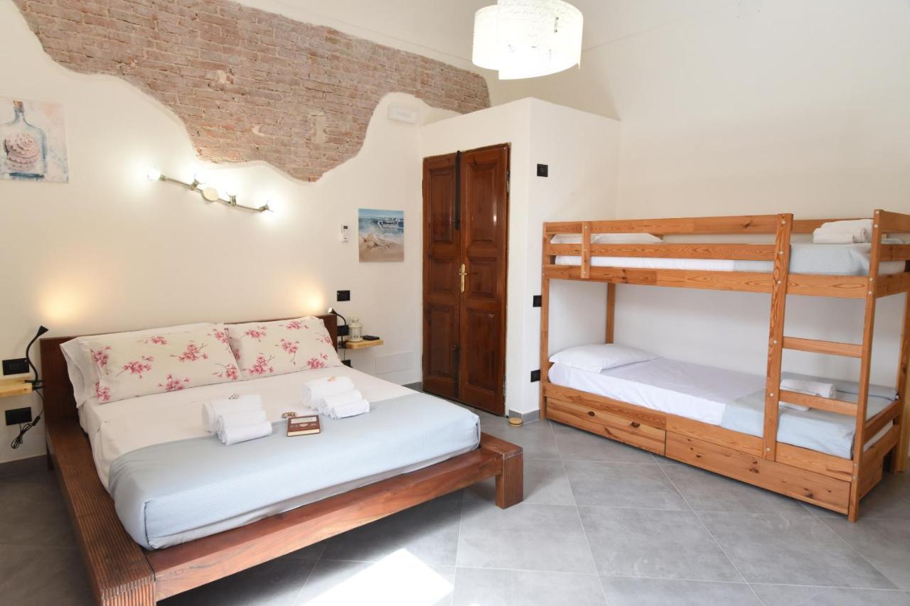 La Casa Di Dario Hotel La Maddalena  Bagian luar foto