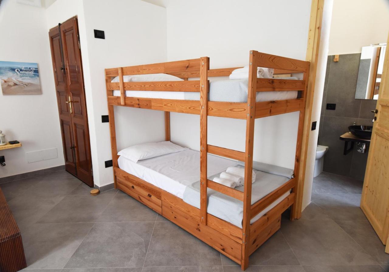 La Casa Di Dario Hotel La Maddalena  Bagian luar foto