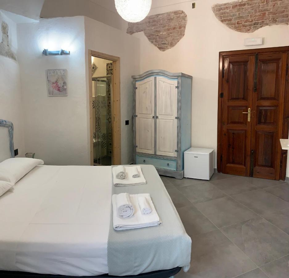 La Casa Di Dario Hotel La Maddalena  Bagian luar foto