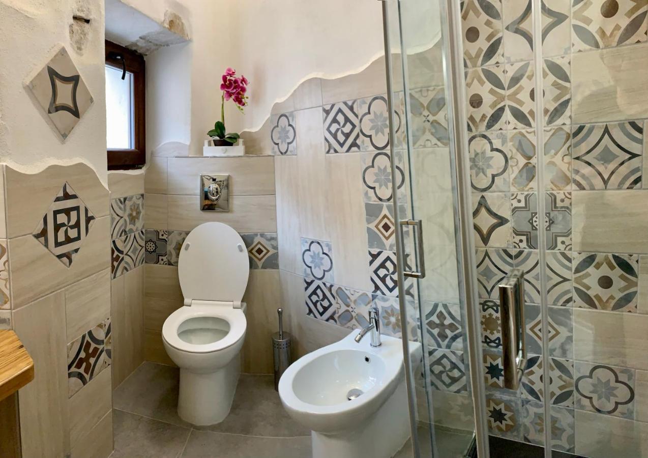 La Casa Di Dario Hotel La Maddalena  Bagian luar foto