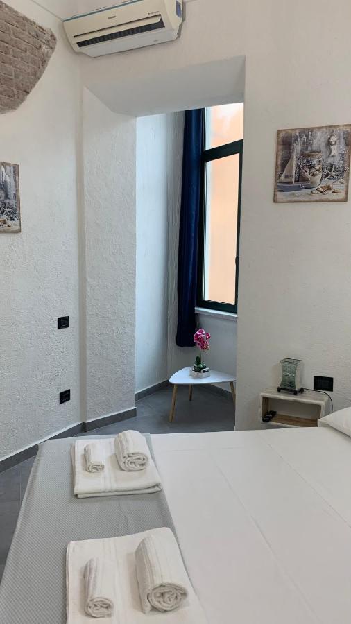 La Casa Di Dario Hotel La Maddalena  Bagian luar foto