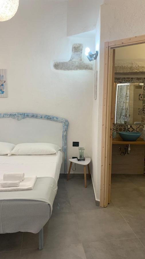 La Casa Di Dario Hotel La Maddalena  Bagian luar foto