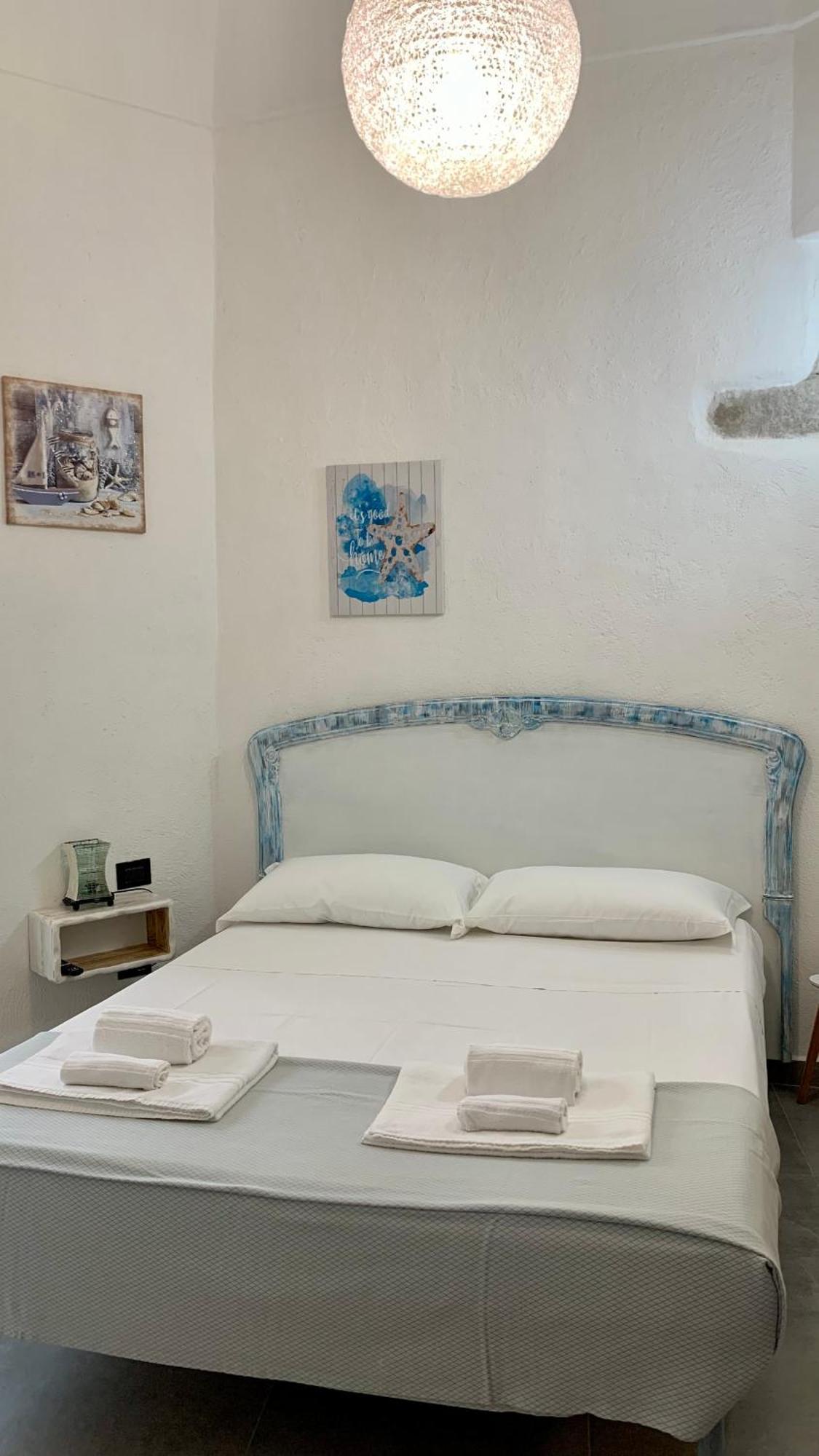 La Casa Di Dario Hotel La Maddalena  Bagian luar foto