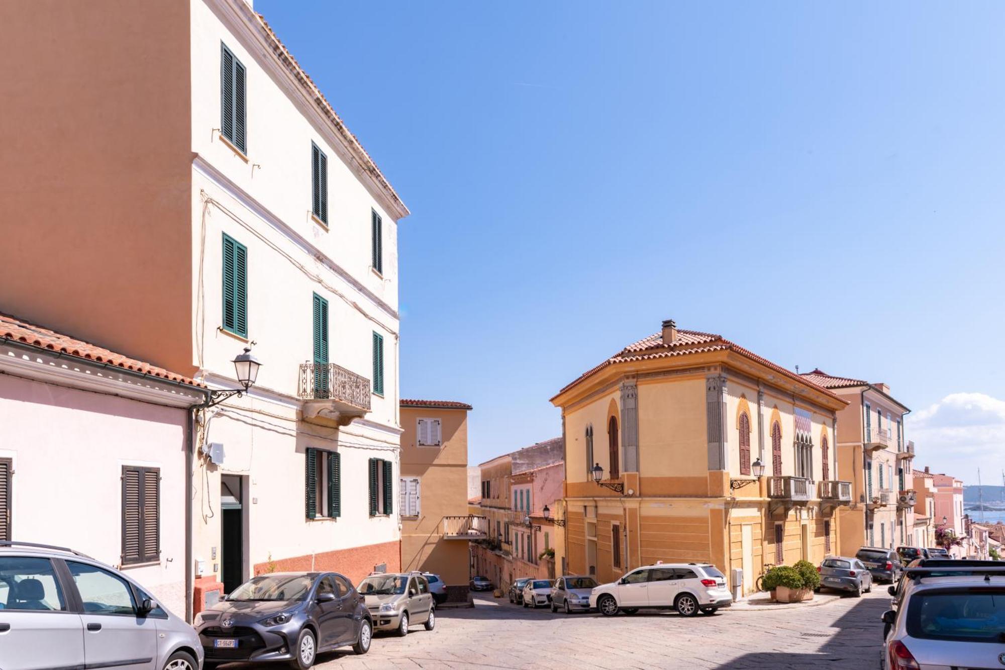 La Casa Di Dario Hotel La Maddalena  Bagian luar foto